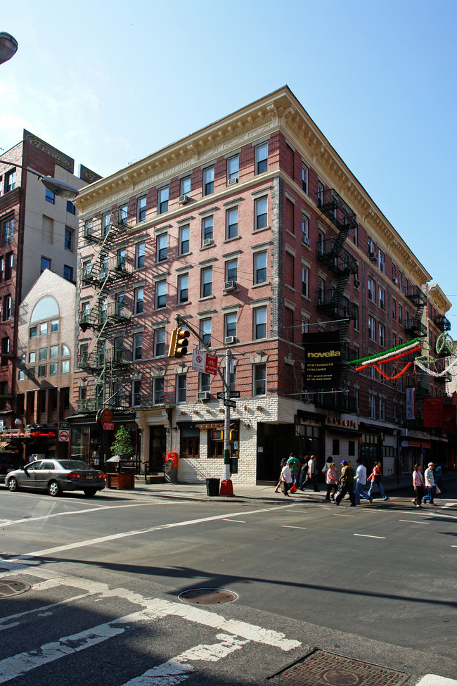 191-193 Grand St in New York, NY - Building Photo - Building Photo