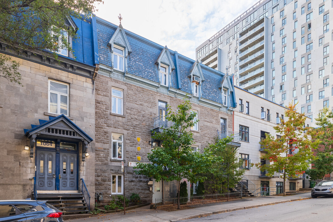 Logement Chinois Communautaire Phase 1 in Montréal, QC - Building Photo