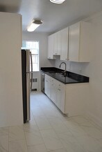 50 Alton Pl, Unit 1 in Brookline, MA - Building Photo - Building Photo