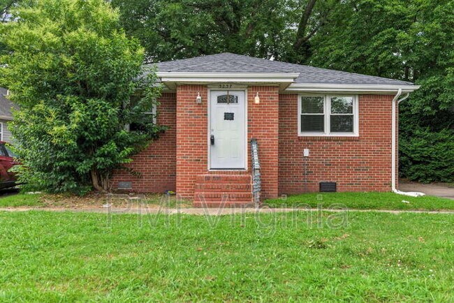3237 Verdun Ave in Norfolk, VA - Building Photo - Building Photo