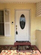 1008 Lady Guinevere Dr in Valrico, FL - Building Photo - Building Photo