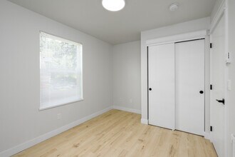 3408-3412 Northwest, 3 Beds, 2.5 Bath & 4 Beds, 2.5 Bath Units Available! in Bellingham, WA - Foto de edificio - Building Photo