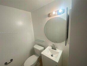 7899 NE Bayshore Ct in Miami, FL - Building Photo - Building Photo