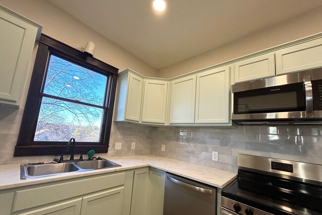 136 Darst Ave in Dublin, VA - Building Photo - Building Photo