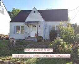 1206 Westwood Dr in Charleston, WV - Building Photo