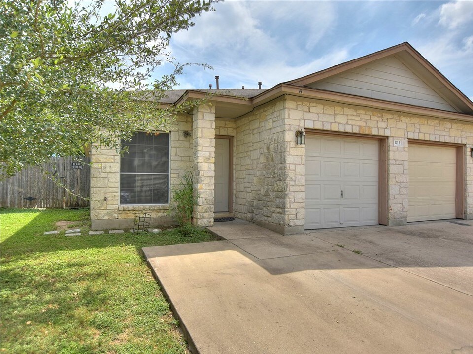 1713 Constantino Cir-Unit -A in Austin, TX - Building Photo