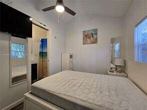 330 SW 13th St in Dania Beach, FL - Building Photo - Building Photo