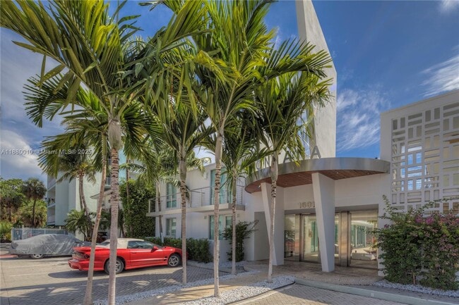 property at 1601 West Ave