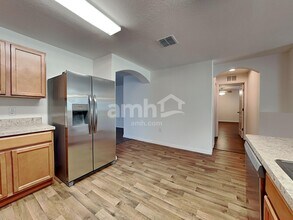 733 Chatham Walk in Ruskin, FL - Building Photo - Building Photo