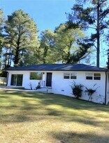 2651 Bull Run Dr in Decatur, GA - Building Photo
