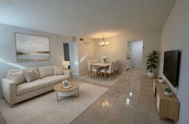 9956 Twin Lakes Dr in Coral Springs, FL - Building Photo - Building Photo
