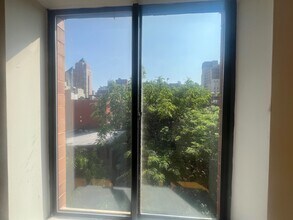 410 W 53rd St in New York, NY - Building Photo - Building Photo