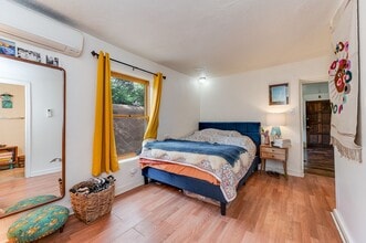 537 Kathryn Ave in Santa Fe, NM - Building Photo - Building Photo
