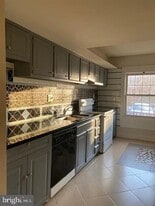 8286 White Pine Dr in Manassas Park, VA - Building Photo