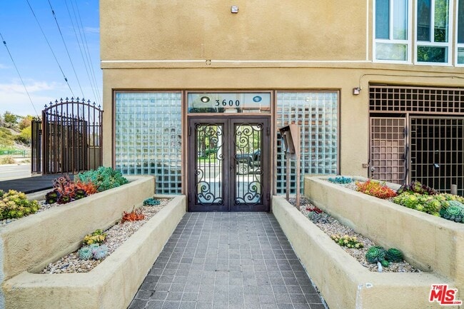 3600 Bagley Ave in Los Angeles, CA - Building Photo - Building Photo