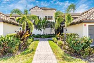 5711 Palmer Cir in Bradenton, FL - Building Photo - Building Photo