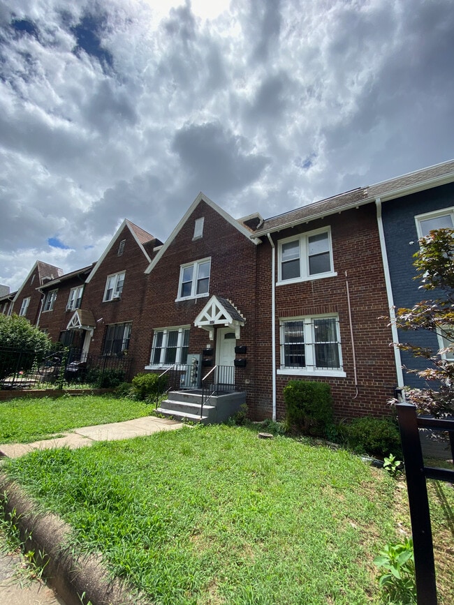 1115 Penn St NE, Unit #1 in Washington, DC - Building Photo - Building Photo