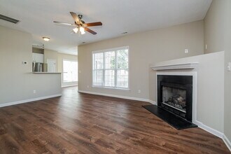 1969 Shadow Glen Dr in Raleigh, NC - Foto de edificio - Building Photo