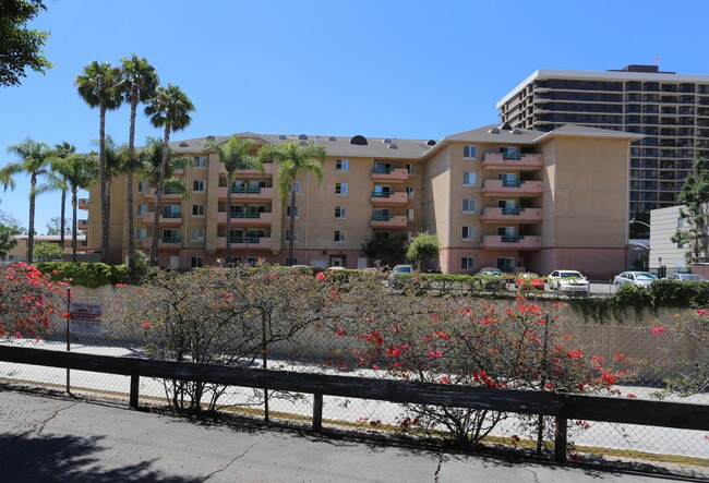 The Gardens in Glendale, CA - Foto de edificio - Building Photo