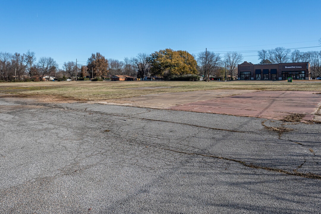 Main & A in Bentonville, AR - Building Photo