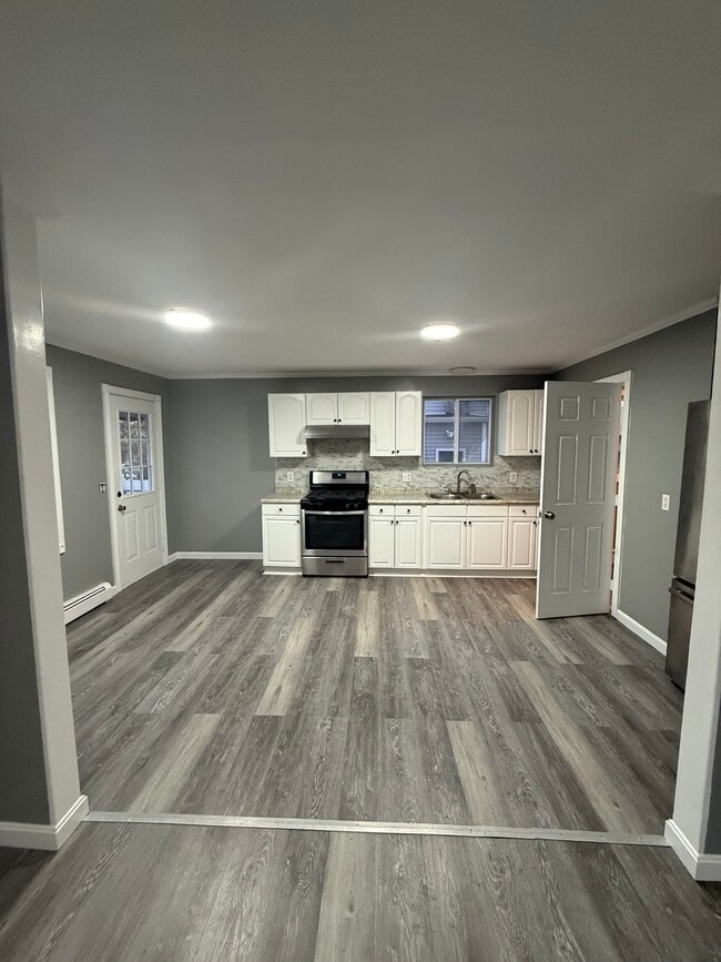 79 Byfield St, Unit Left