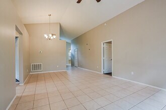 1025 Henson Ct in Oviedo, FL - Building Photo - Building Photo