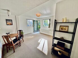 1053 Cragmont Ave, Unit A in Berkeley, CA - Building Photo