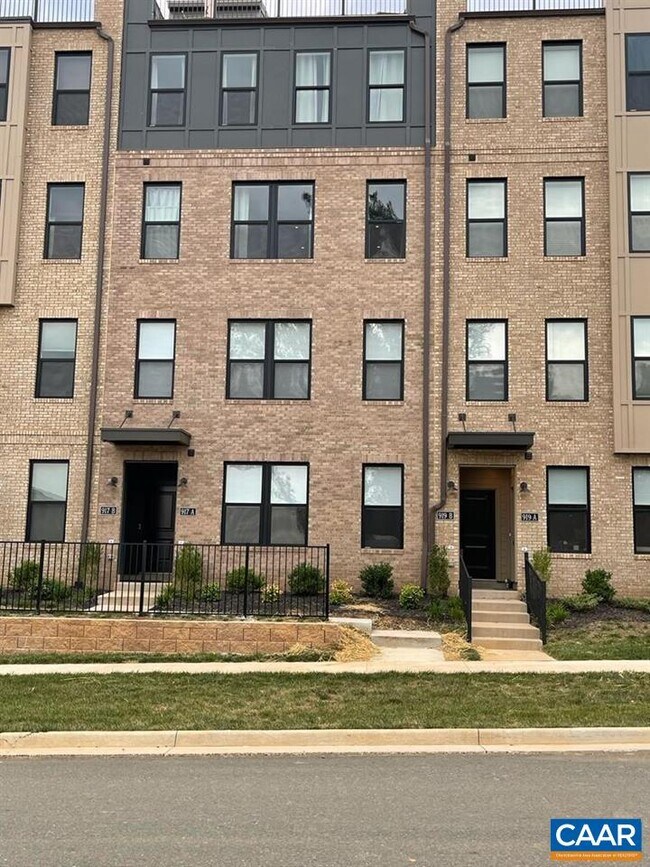 919 Salamander St in Charlottesville, VA - Building Photo - Building Photo