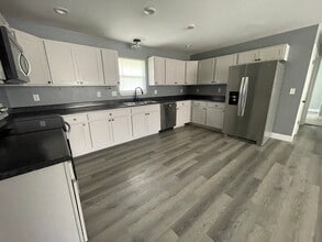 235 Kuhne Blvd in Troy, MO - Building Photo - Building Photo
