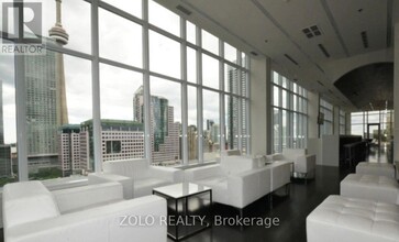 21-621 Nelson St in Toronto, ON - Building Photo - Building Photo