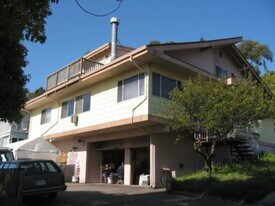 996-998 Torrano Ave in Hayward, CA - Building Photo