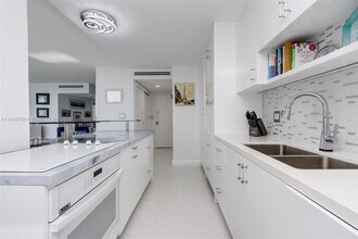 1200 S Ocean Blvd in Boca Raton, FL - Building Photo - Building Photo