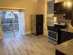 1038 W Roscoe St, Unit 3F in Chicago, IL - Building Photo - Building Photo