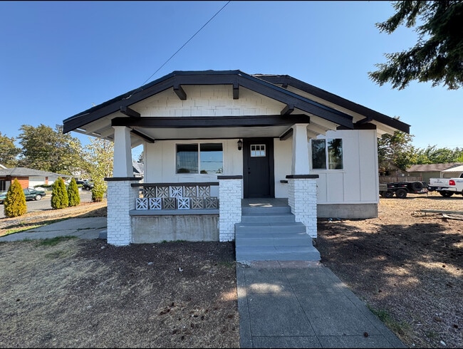 property at 2442 N Perry St