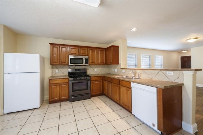 3300 Etheredge Dr in Austin, TX - Building Photo - Building Photo