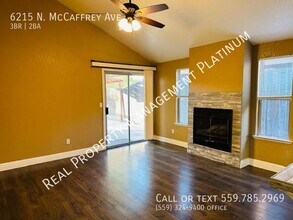 6215 N McCaffrey Ave in Fresno, CA - Building Photo - Building Photo
