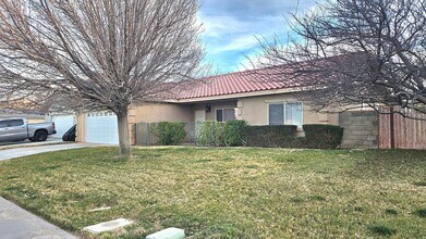 9578 Village Pkwy in California City, CA - Building Photo - Building Photo