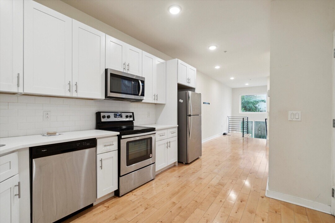 1802 N Bouvier St in Philadelphia, PA - Building Photo