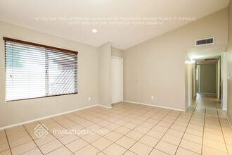 5634 W Altadena Ave in Glendale, AZ - Foto de edificio - Building Photo