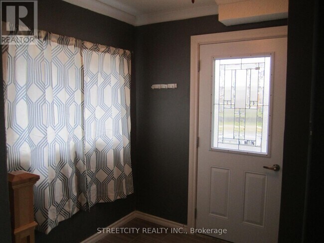 1331 Limberlost Rd in London, ON - Building Photo - Building Photo