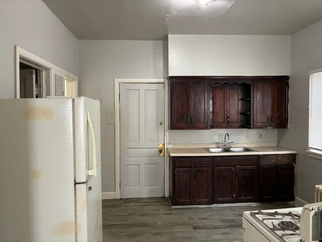 property at 1130 W Washington St