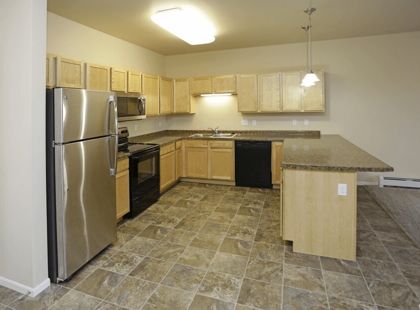 Shadow Ridge Apartments in West Fargo, ND - Foto de edificio