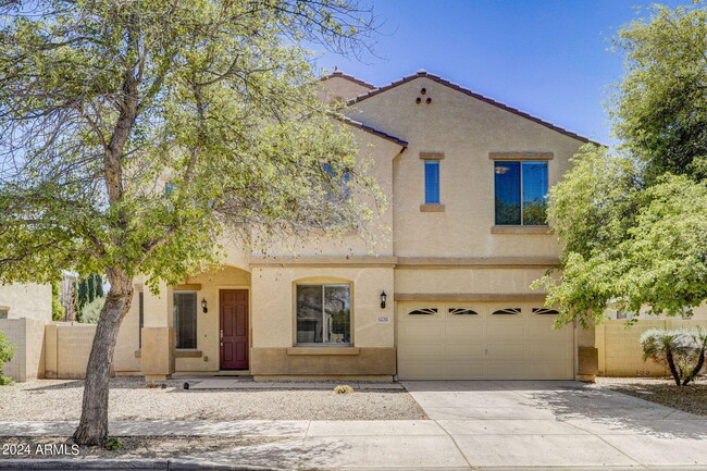 15743 W Sierra St in Surprise, AZ - Foto de edificio - Building Photo