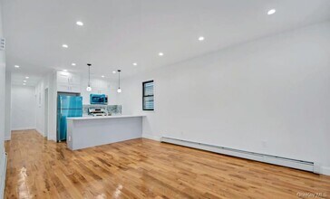 1842 Hunt Ave in Bronx, NY - Building Photo - Building Photo