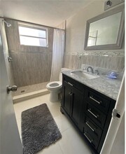 180 NE 12th Ave, Unit 12A in Hallandale Beach, FL - Foto de edificio - Building Photo