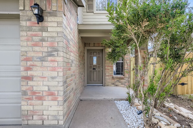 1721 Poppy Seed Ln in Austin, TX - Foto de edificio - Building Photo