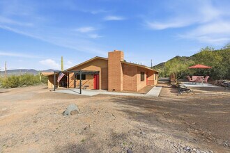 36975 N Sunset Trail in Cave Creek, AZ - Building Photo - Building Photo