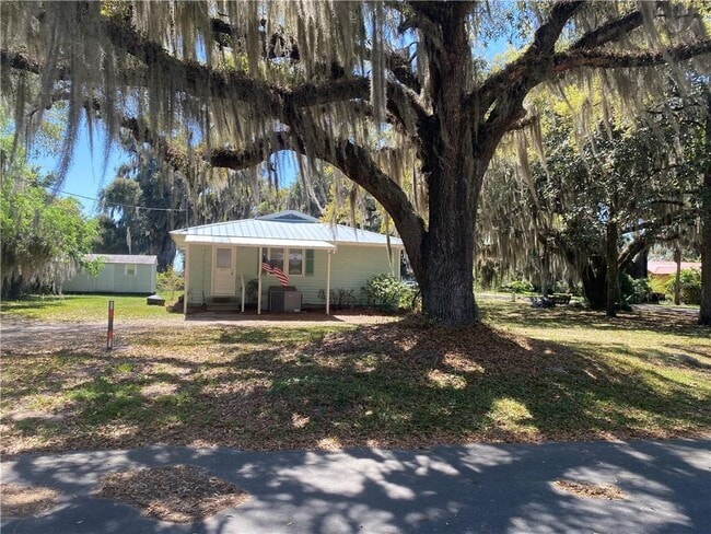 property at 607 West St