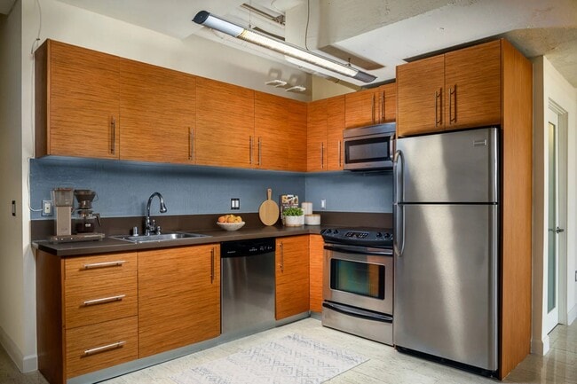 Thurman Lofts in Los Angeles, CA - Foto de edificio - Building Photo