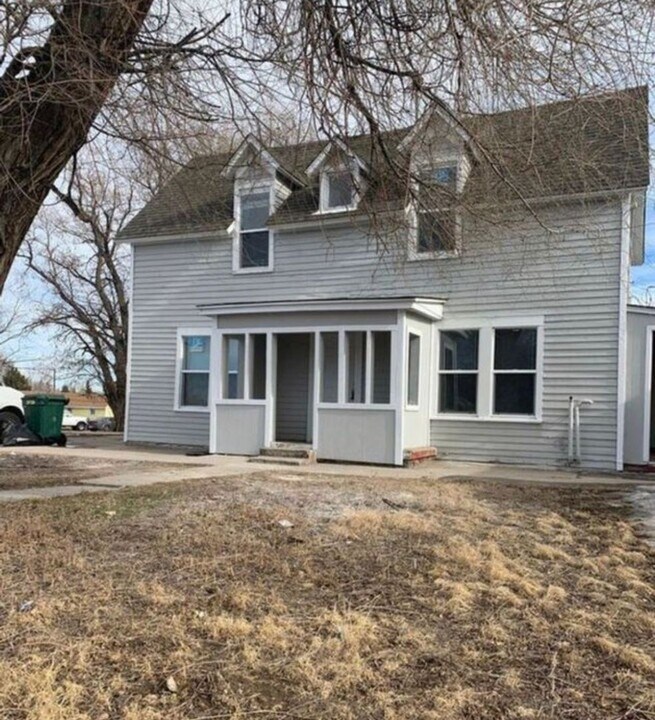 302 12th Ave in Greeley, CO - Building Photo